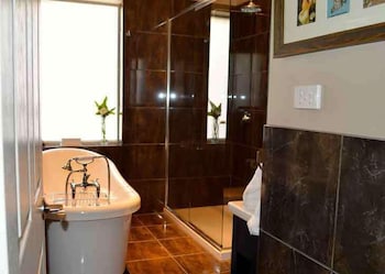 Little River Bed & Breakfast - Accommodation Newcastle 3