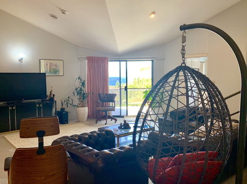 Seaview Bed And Breakfast - Accommodation Newcastle 0