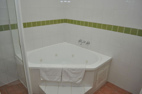 Meadowbrook Hotel - Accommodation Newcastle 1