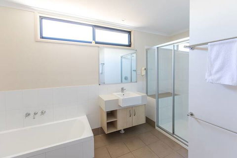 Broadwater Tourist Park - Accommodation Newcastle 4