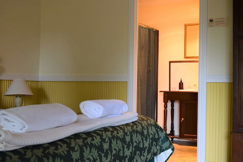 Karribank - Accommodation Newcastle 6