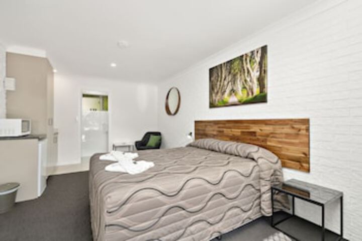 Beachmere QLD Accommodation Newcastle