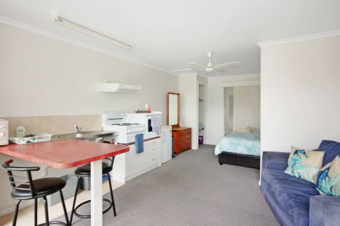 Carmens Inn - Accommodation Newcastle 5