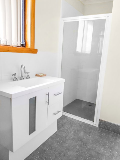 Carmens Inn - Accommodation Newcastle 4