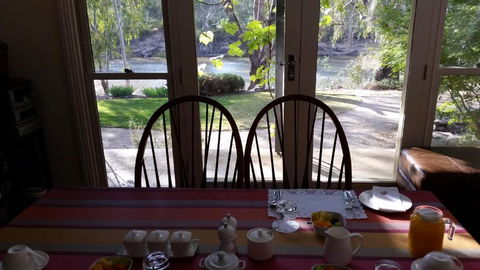 Captains Cottage Bed & Breakfast - Accommodation Newcastle 4