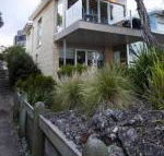 Battery Cove Beach Front Apartment - Accommodation Newcastle