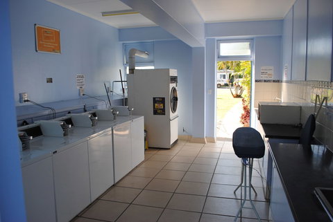 Riverside Tourist Park - Accommodation Newcastle 3