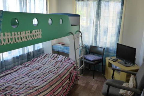 Kitches Cabin - Accommodation Newcastle 5