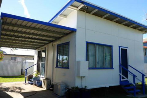 Kitches Cabin - Accommodation Newcastle 7