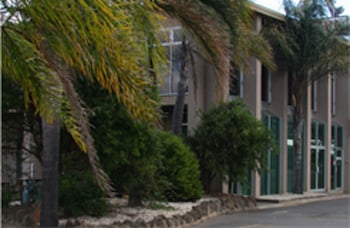 Rivers Inn Sale - Accommodation Newcastle 0