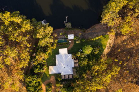 Crystalbrook Lodge - Accommodation Newcastle 3