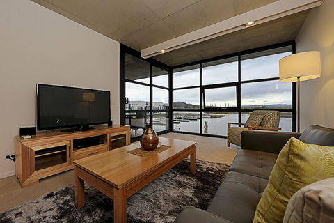 Accommodate Canberra - Dockside - Accommodation Newcastle 2