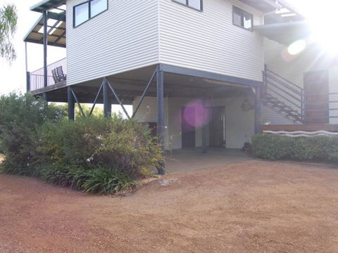 Ocean Beach House - Accommodation Newcastle 1