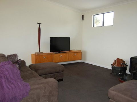 Ocean Beach House - Accommodation Newcastle 4
