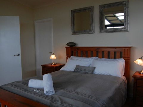 Ocean Beach House - Accommodation Newcastle 6