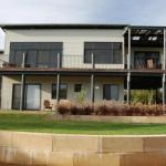 Ocean Beach House - Accommodation Newcastle 0