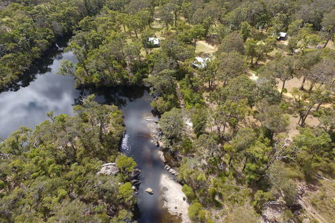 Che Sara Sara Chalets - Accommodation Newcastle 3