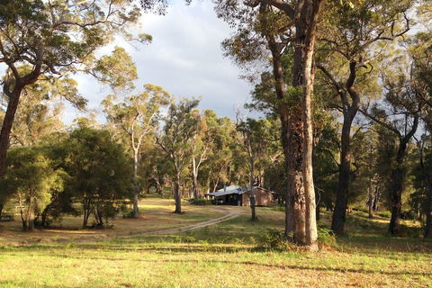 Che Sara Sara Chalets - Accommodation Newcastle 6
