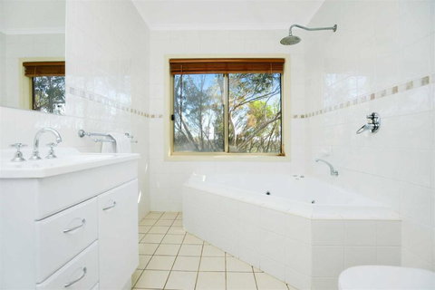 Cabernet Cottage - Accommodation Newcastle 3