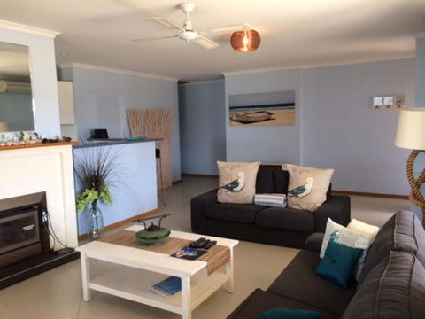 Salty Air Apartments Kingscote Kangaroo Island - Accommodation Newcastle 5
