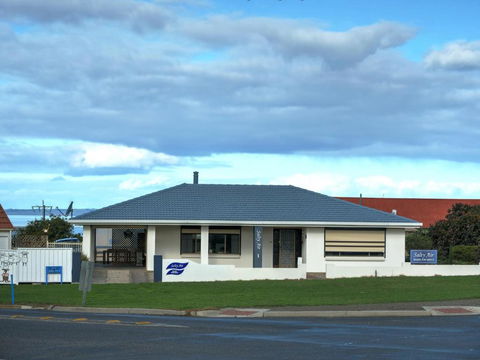 Salty Air Apartments Kingscote Kangaroo Island - Accommodation Newcastle 4