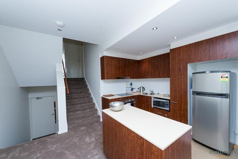 Accommodate Canberra - Metropolitan - Accommodation Newcastle 4