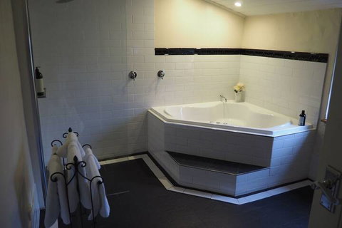 Cobblers Cottage B & B Accommodation - Accommodation Newcastle 5