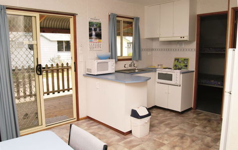 Smugglers Cove Holiday Village - Accommodation Newcastle 6