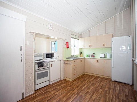 CBD Holiday Home - Accommodation Newcastle 4