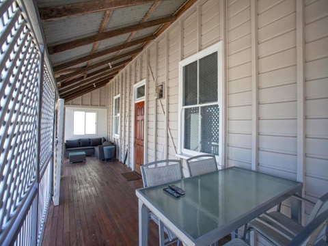 CBD Holiday Home - Accommodation Newcastle 6