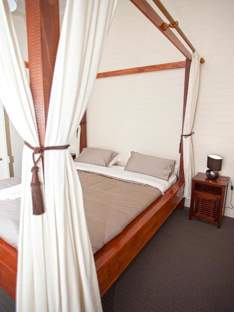 CBD Holiday Home - Accommodation Newcastle 5