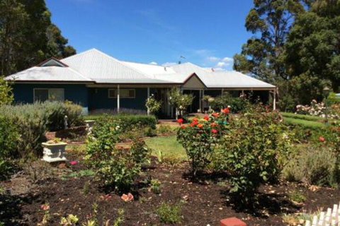 Crabapple Lane Bed & Breakfast - Accommodation Newcastle 2