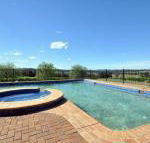 Beggars Bridge Vineyard Homestead w / pool  wifi  tennis  vineyard - Accommodation Newcastle