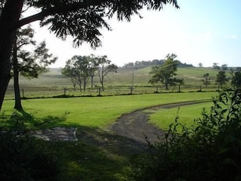 Lochinvar House B&B - Accommodation Newcastle 1