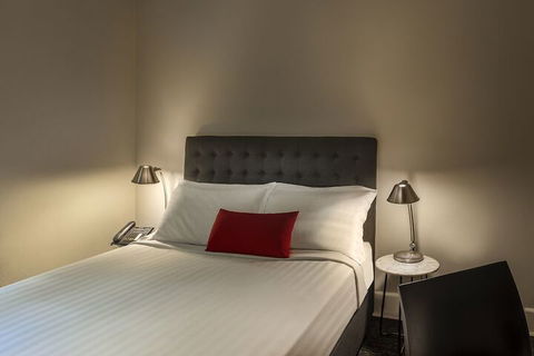Como Court By Crest - Accommodation Newcastle 6