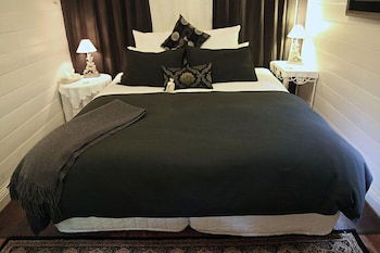 Candlelight Cottages - Accommodation Newcastle 2