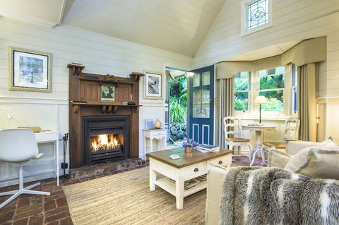 Candlelight Cottages - Accommodation Newcastle 0