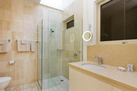 First Point - Accommodation Newcastle 3