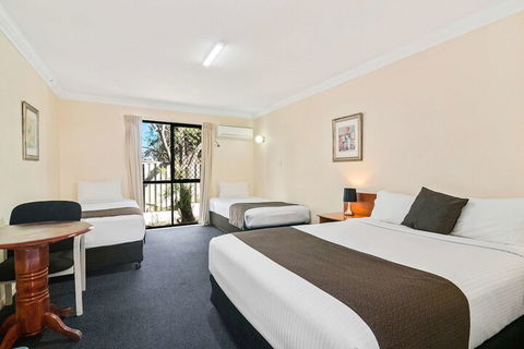 Econo Lodge Waterford - Accommodation Newcastle 4