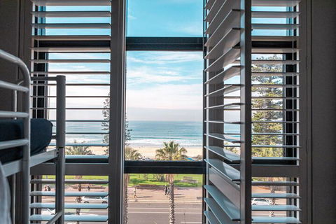 Wake Up! Bondi Beach - Accommodation Newcastle 4