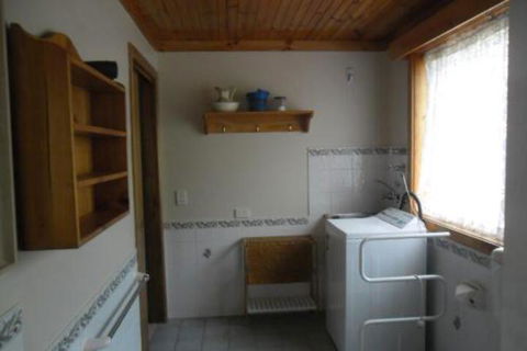 Copeland Cabins - Accommodation Newcastle 7