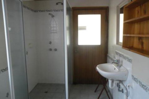 Copeland Cabins - Accommodation Newcastle 2