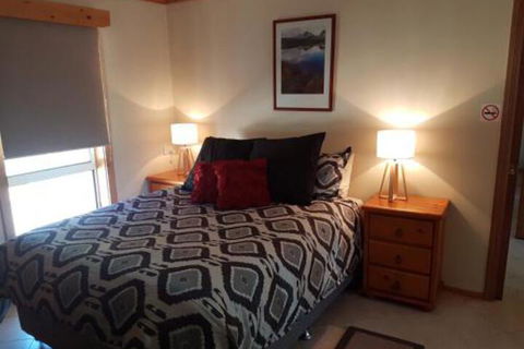 Copeland Cabins - Accommodation Newcastle 4