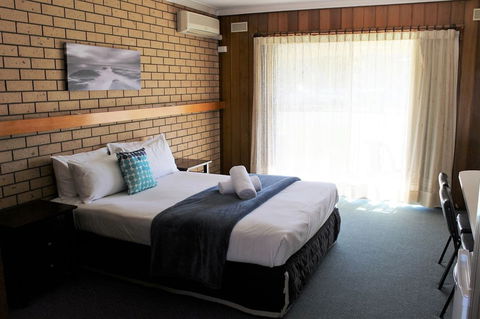 Lakeside Motel Waterfront - Accommodation Newcastle 6