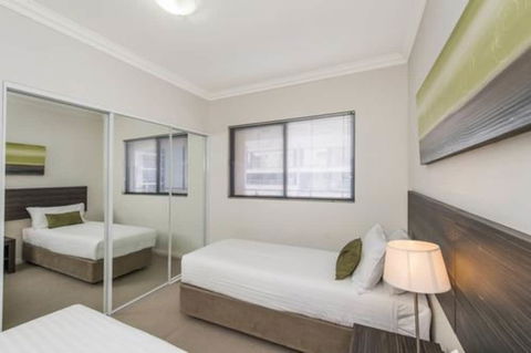 Dolphin Quay Apartments - Accommodation Newcastle 1