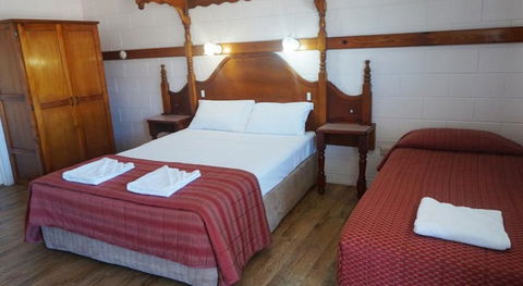 Yongala Lodge By The Strand - Accommodation Newcastle 3