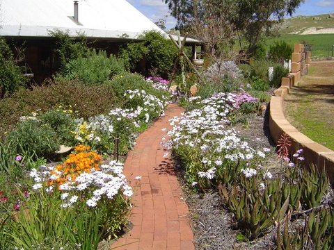 Hillside Country Retreat - Accommodation Newcastle 1