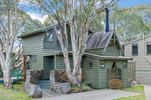 Diamantina - Accommodation Newcastle 3