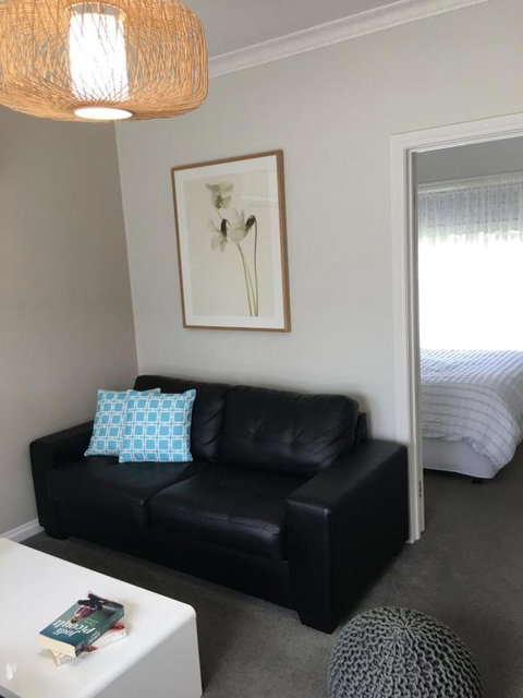 Wypinga B & B Pet Friendly - Accommodation Newcastle 6