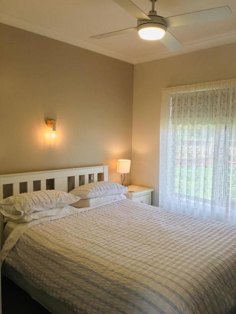 Wypinga B & B Pet Friendly - Accommodation Newcastle 1